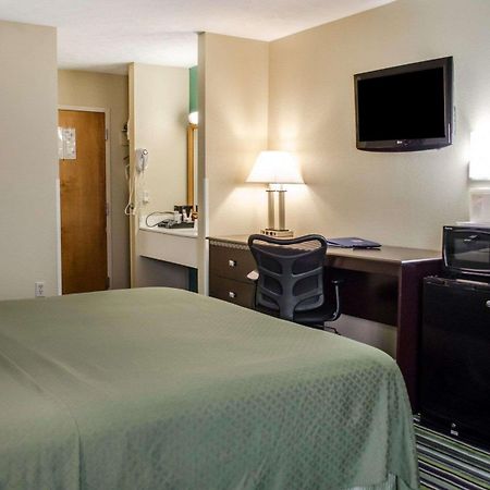 Quality Inn & Suites Medina - Akron West Bagian luar foto