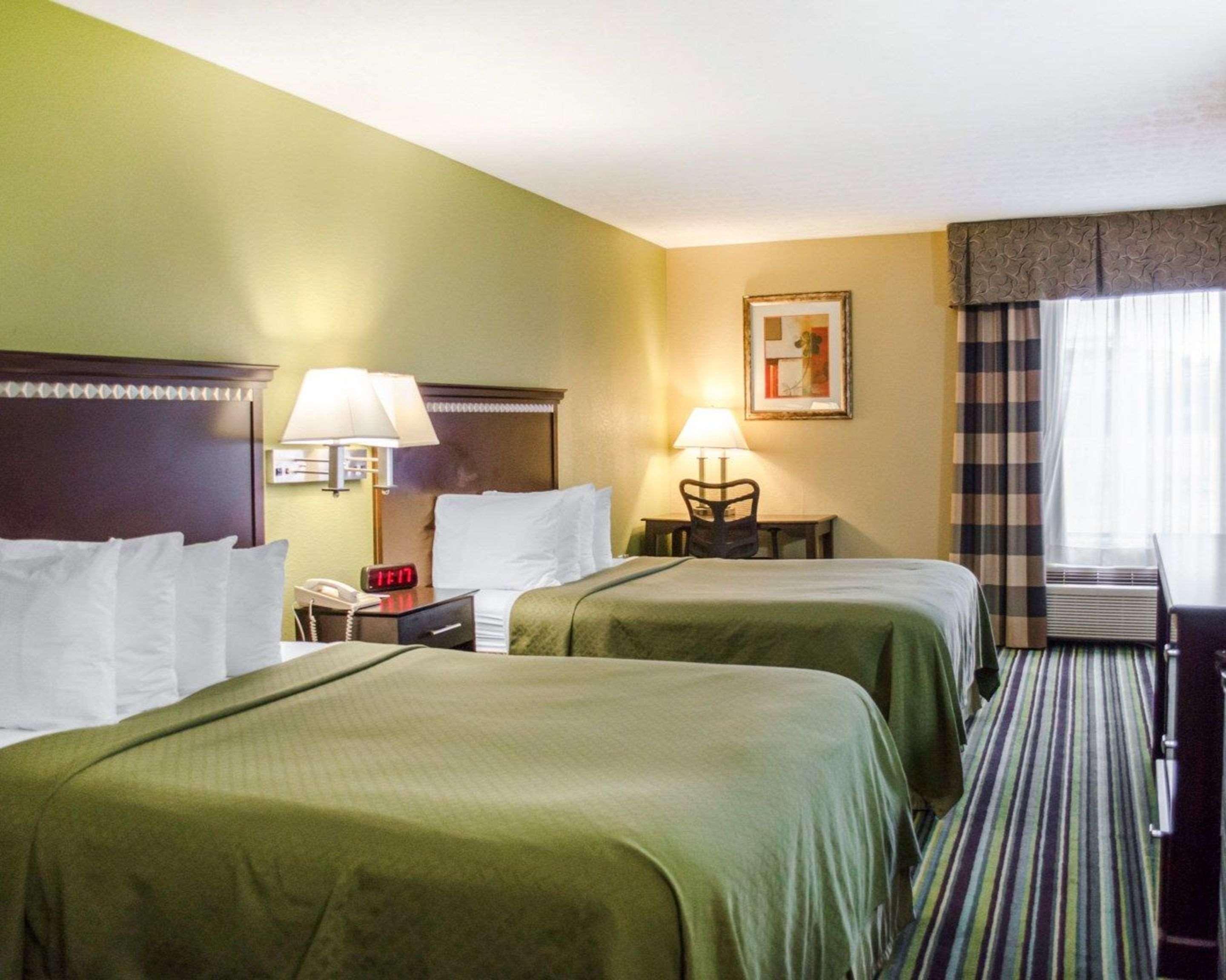 Quality Inn & Suites Medina - Akron West Bagian luar foto