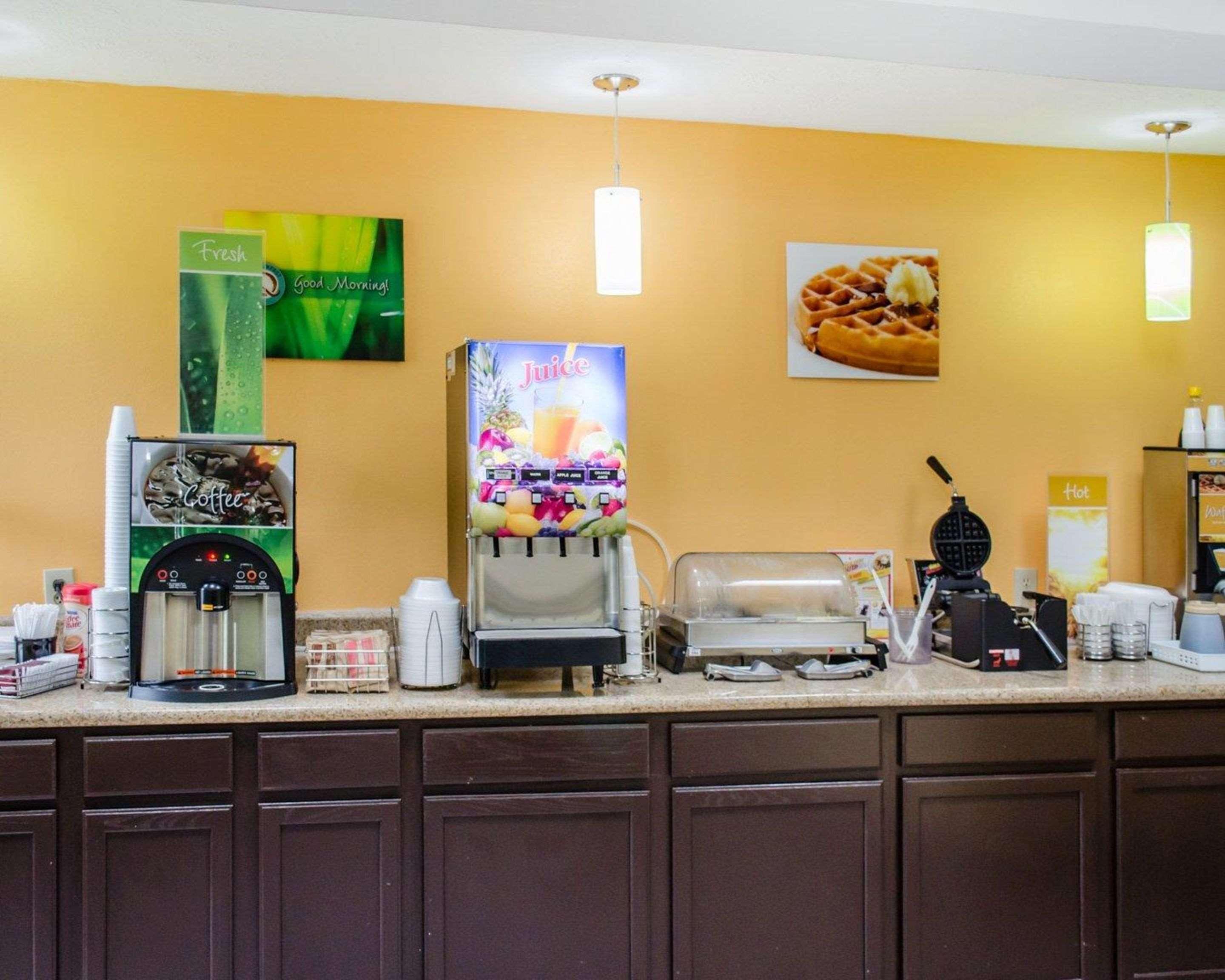 Quality Inn & Suites Medina - Akron West Bagian luar foto