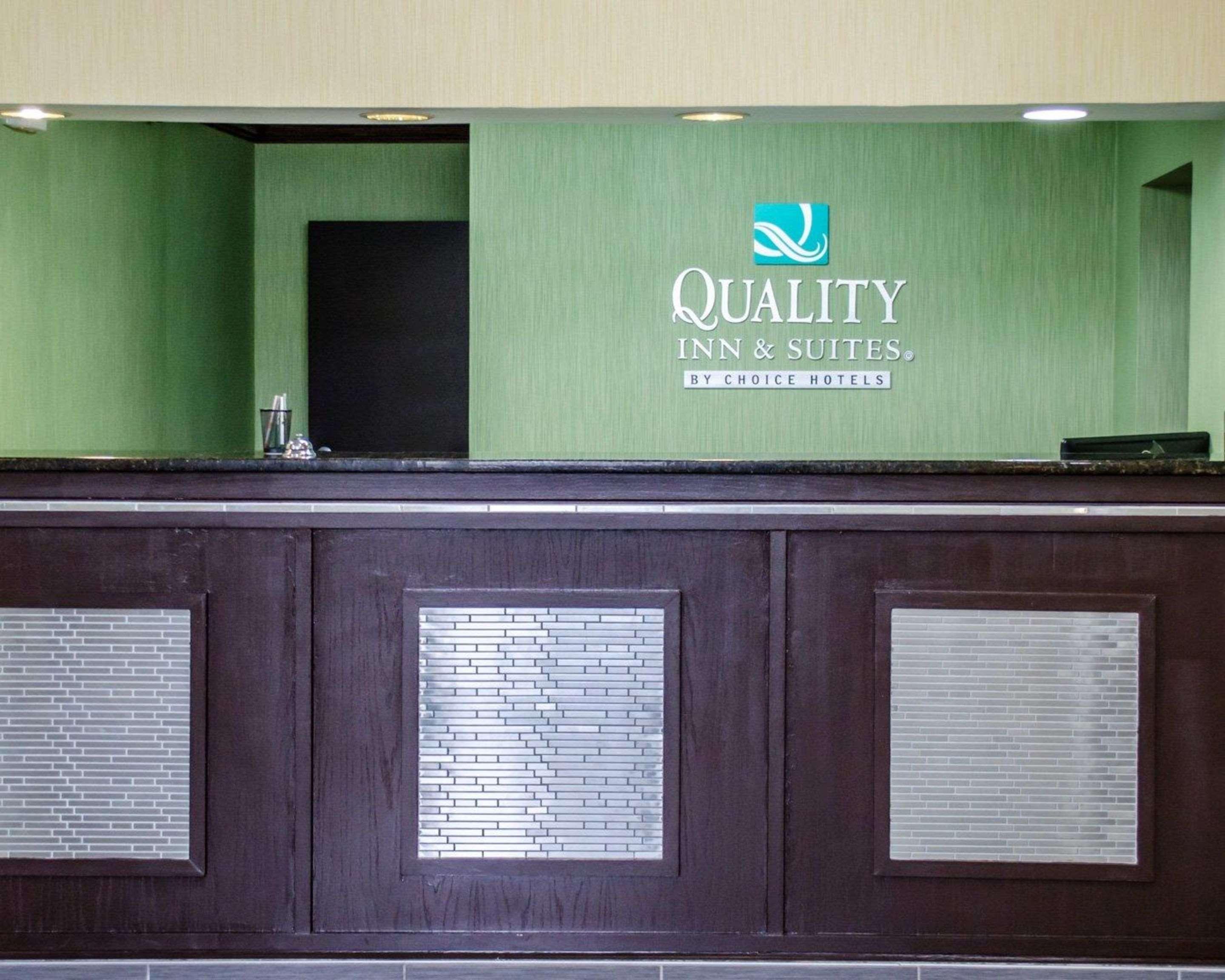 Quality Inn & Suites Medina - Akron West Bagian luar foto