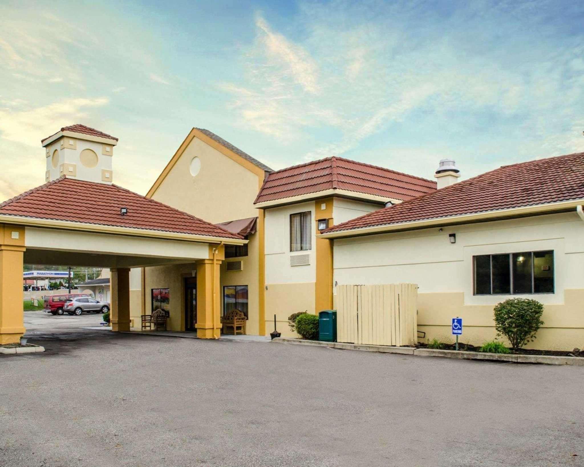 Quality Inn & Suites Medina - Akron West Bagian luar foto