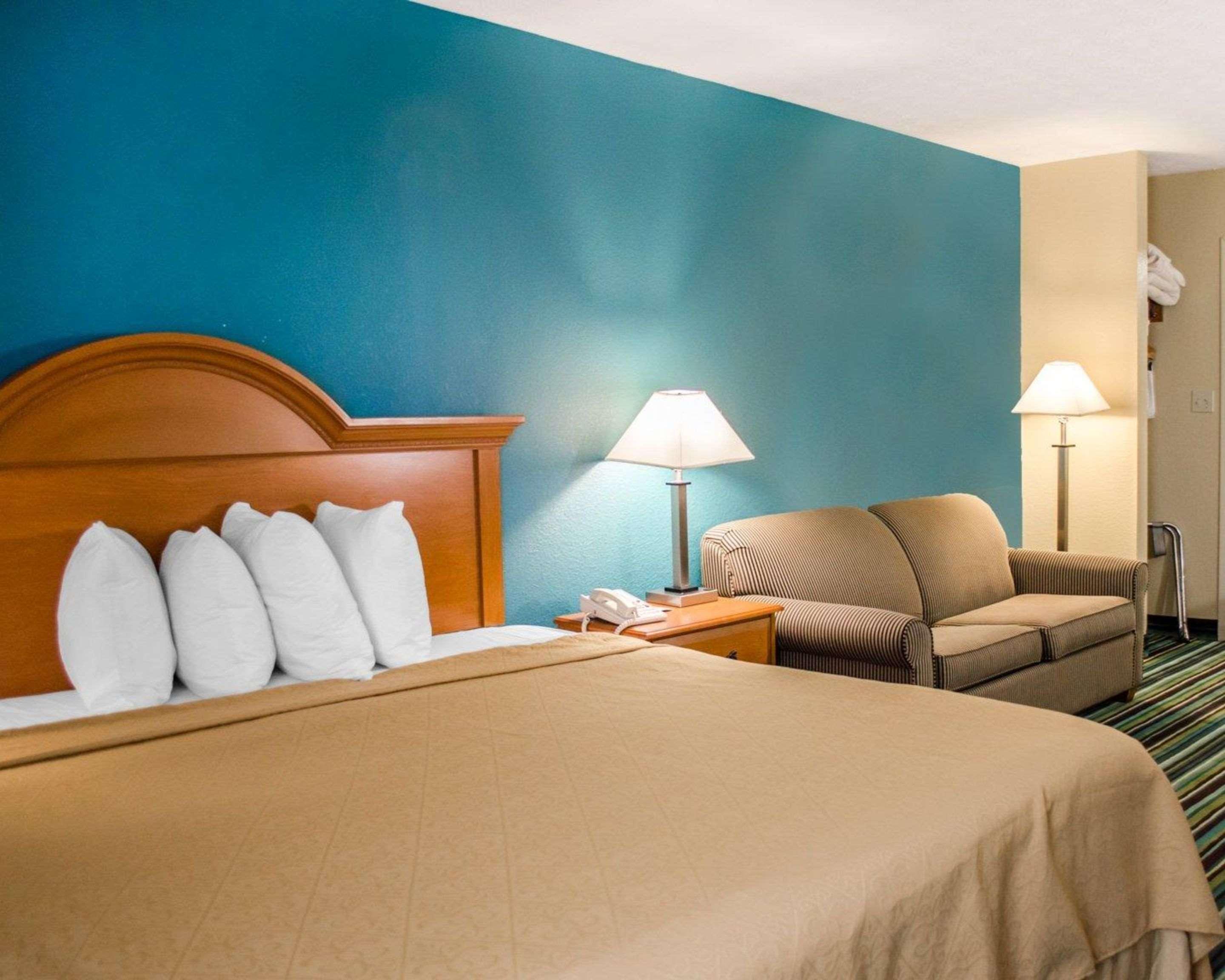 Quality Inn & Suites Medina - Akron West Bagian luar foto